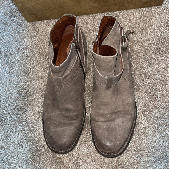 Born Jorgette ankle boots Taupe women’s size 8 - Picture 2 of 7